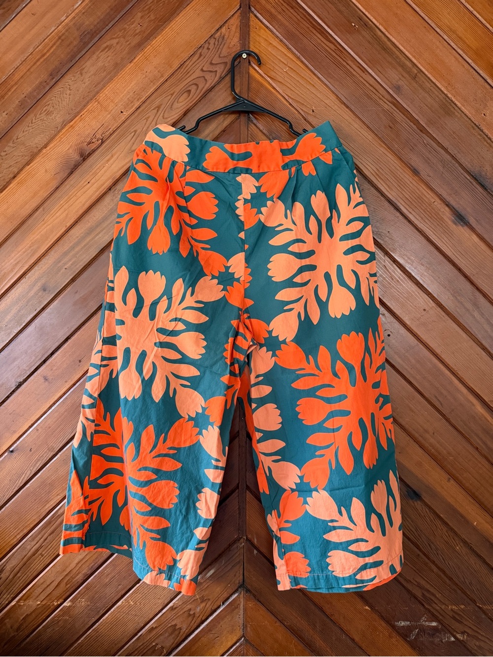Laha'ole Hawai’i Orange & Teal Pleated Pants
